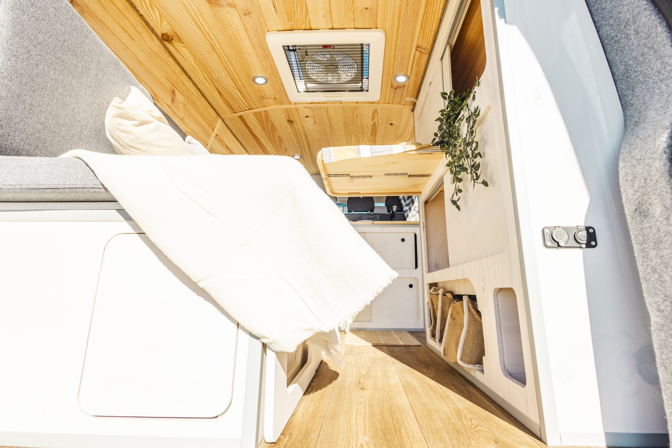 Volkswagen Transporter 21